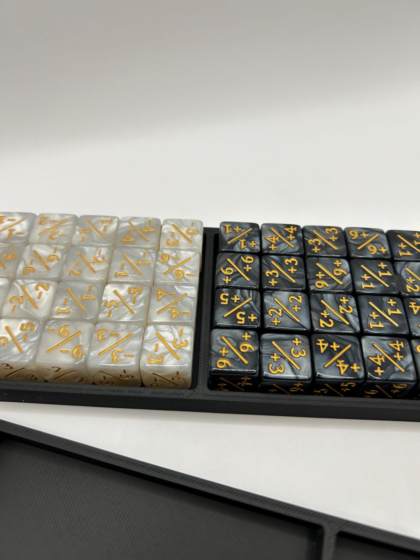 Flat 16mm Dice Box