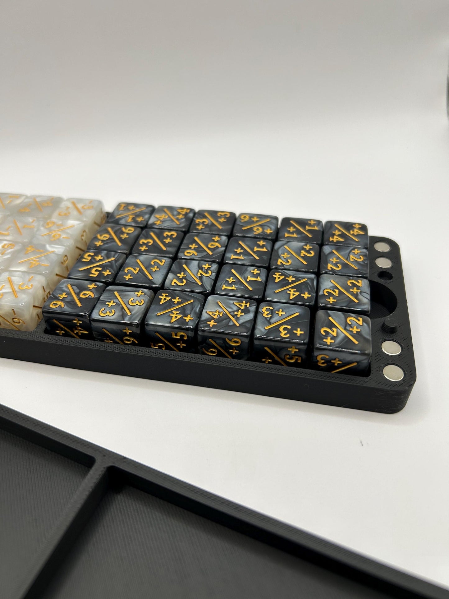 Flat 16mm Dice Box