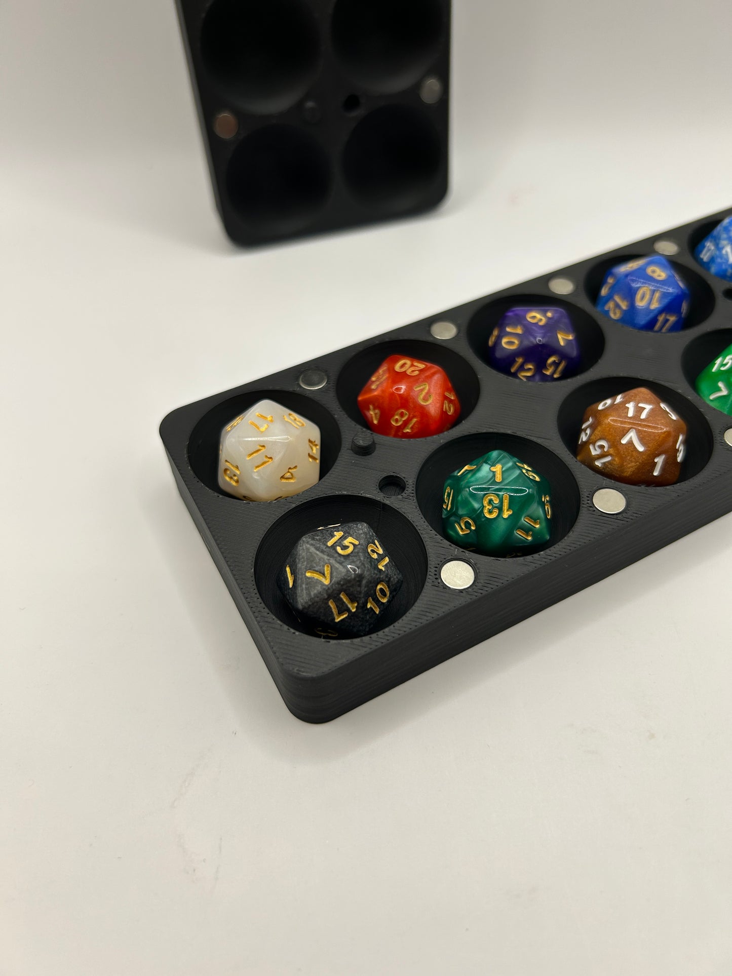 Flat d20 Dice Box - for RPG games, TCG games and all Table top gaming