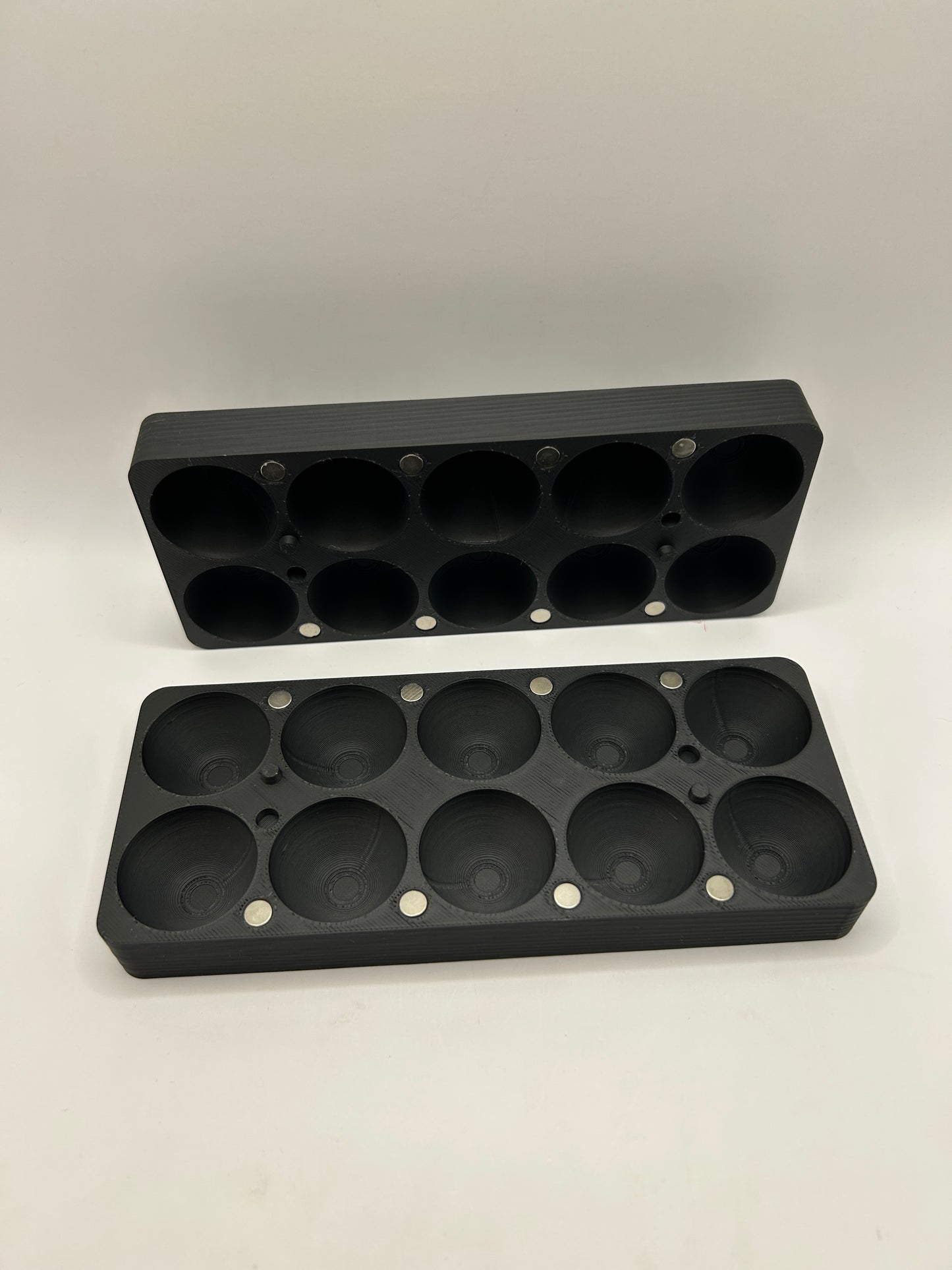 Flat d20 Dice Box - for RPG games, TCG games and all Table top gaming