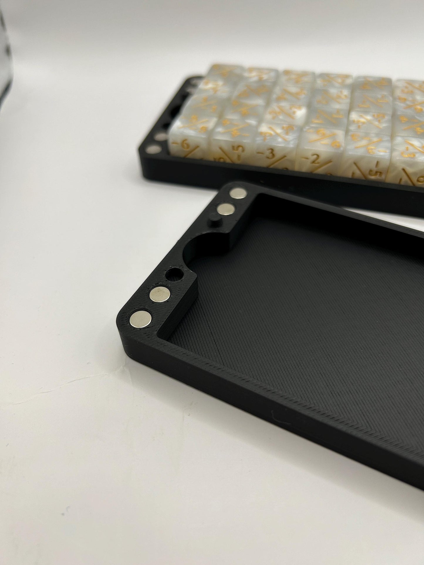 Flat 16mm Dice Box